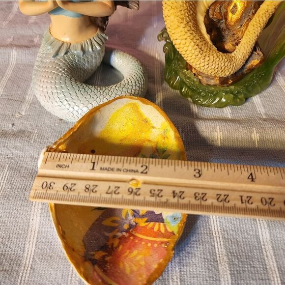 DECOUPAGE EASTER CHICK AND EGGS ON A CLAM SHELL - Picture 5 of 5
